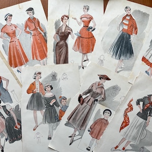 Könnte beinhalten: Eine Sammlung von Vintage-Modeillustrationen mit Damenbekleidung. Die Zeichnungen zeigen Kleider, Röcke und Jacken in verschiedenen Stilen und Farben, darunter Orange, Braun und Schwarz. Die Illustrationen befinden sich auf gealtertem Papier.