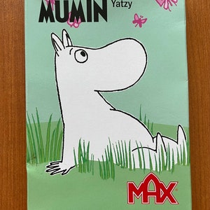 MUMIN Yatzy Game Set Schwedische Sprache MAX Moomin Charaktere Spiel Kinder Vorschulalter Skandinavisch Nordic Retro Tove Janson Inspiriert