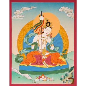 Puede incluir: Una pintura colorida de una deidad sentada en una postura meditativa. La deidad está representada con piel blanca, una túnica amarilla y un halo azul. La pintura está sobre un fondo de nubes y un sol dorado.