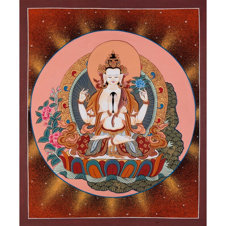 Puede incluir: Una pintura budista tibetana tradicional que representa una deidad con cuatro brazos, sentada en una postura meditativa en un trono de loto. La deidad est&aacute; rodeada por un halo de luz y est&aacute; adornada con intrincadas joyas y una corona. La pintura est&aacute; hecha en colores vibrantes sobre un fondo de lienzo.