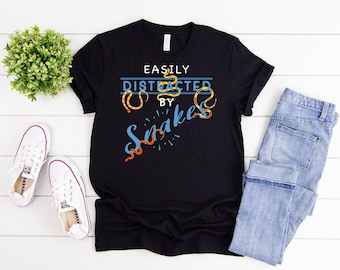 Camisa de serpiente para los amantes de los reptiles. Gran regalo de amante del reptil para las mujeres y los hombres. Camiseta gráfica linda. Camisetas. ¡Explora ahora!