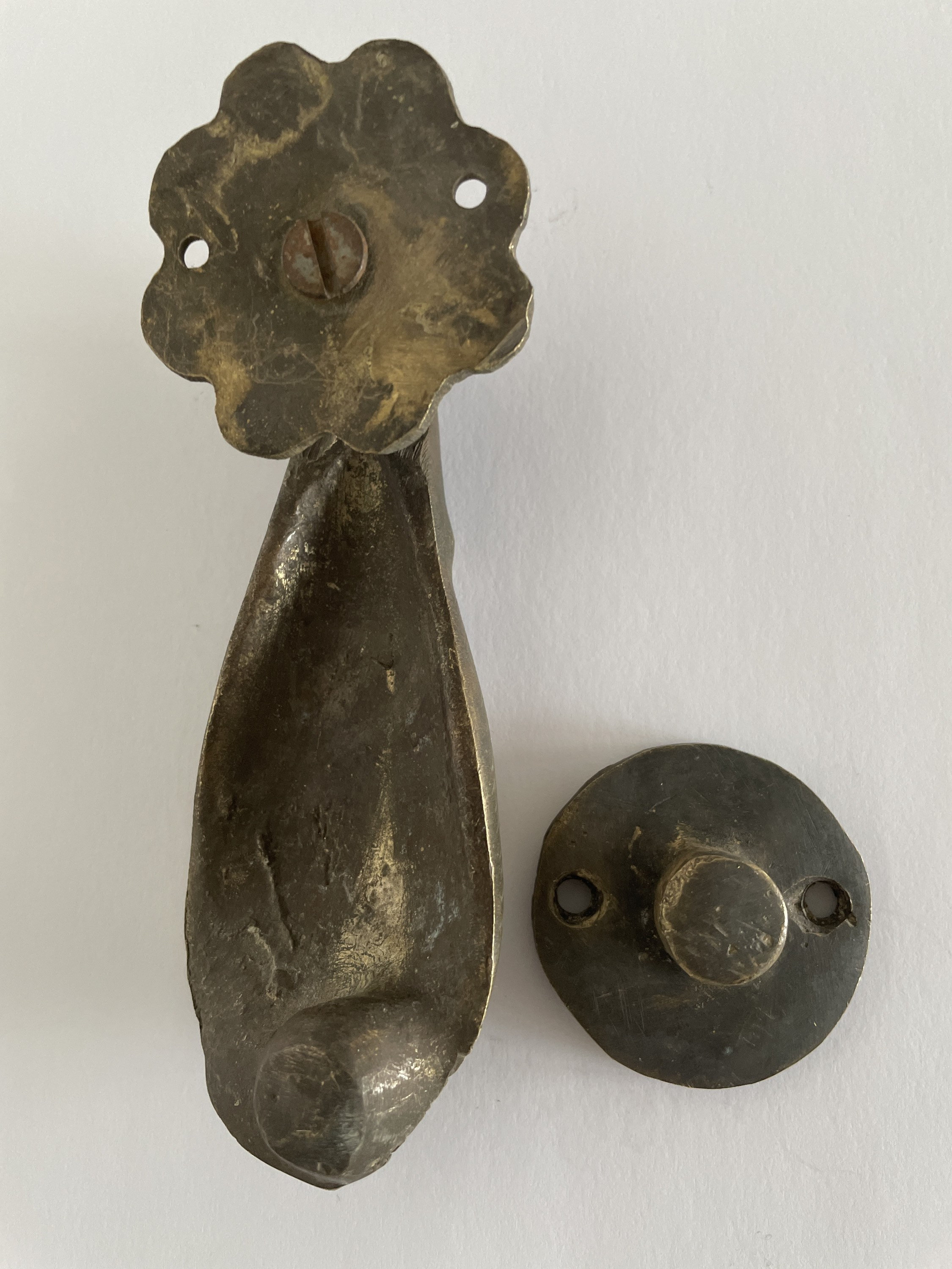 手作りのモロッコ製ヴィンテージドアノッカー、ファティマの手彫り真鍮