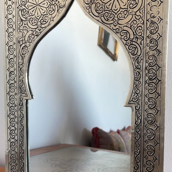 Miroir marocain fait main en argent et en laiton