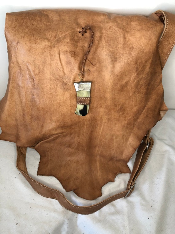 Leather shoulder bag