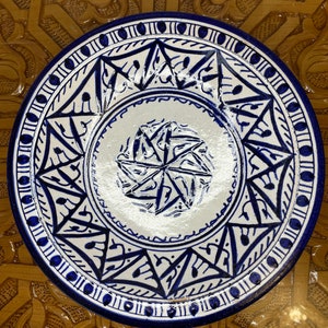 La stoviglie in ceramica marocchina Fes Fez dipinta a mano in ceramica Fes Fez può essere appesa al muro con un'altezza di 22 cm e 6 cm