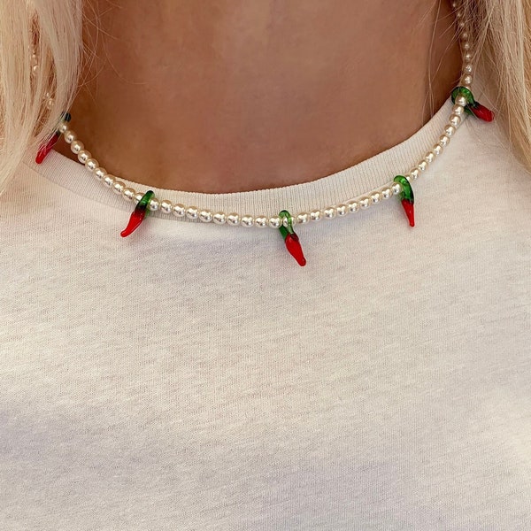 Collier de perles avec charmes de piment, collier Y2K, bijoux Cinco De Mayo, collier esthétique de poivron rouge, collier ras du cou cadeau de Noël pour elle