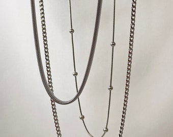 Halsbandsset med flera lager i silver, ormkedja i flera lager, set med grova silverlänkar, halsband med kula, kantkedja, minimalistisk smyckesgåva