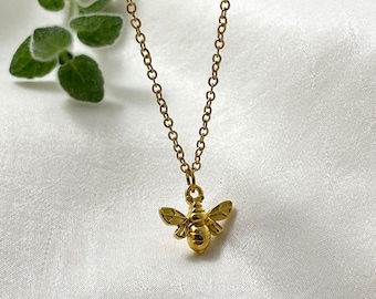 Bee Necklace, Delicate Gold Chain, Honey Bee Charm Necklace, Bee Jewelry, Dainty Necklace, Minimalist Bumble Bee Necklace Gift for Moms