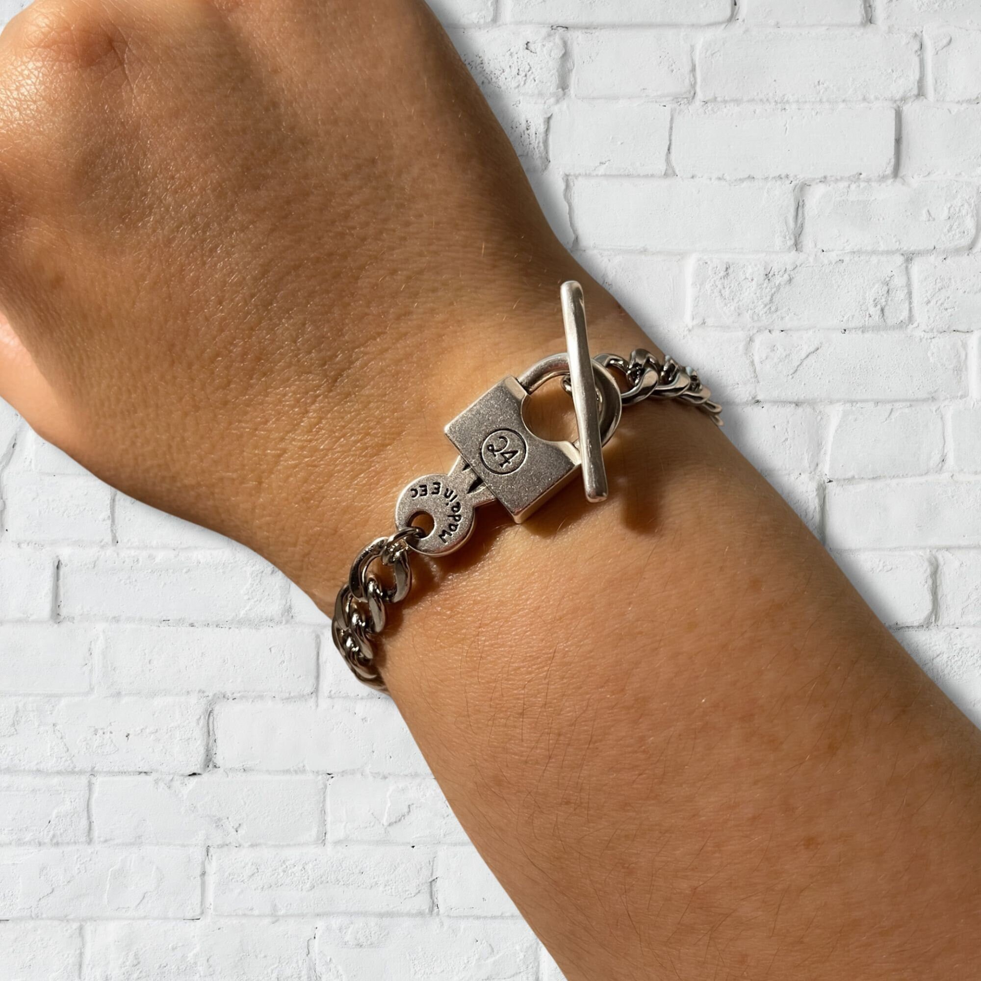 【BLACKPURPLE】Asothone Padlock Key Bangle Bracelet BLACKPURPLE】Asothone Padlock Key Bangle Bracelet