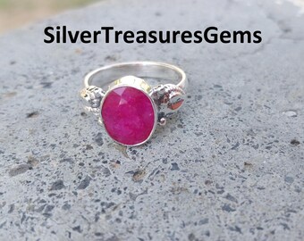 Handgemaakte robijnrode edelsteenring: 925 sterlingzilveren sieraden