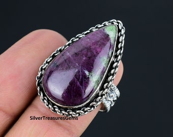 Anillo de rubí y zoisita, hecho a mano en plata de ley.