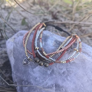 Women&#39;s multi-row bracelet in Miyuki beads