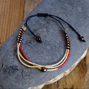 Colorful minimalist women&#39;s bracelet - Miyuki beads - adjustable cord