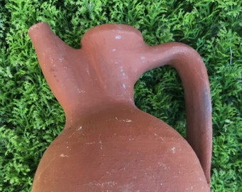 Antique terracotta jug | Height 24 cm, width from handle to spout 18 cm | Nomads | Sahara