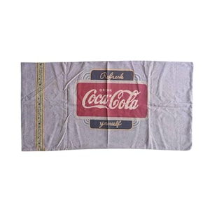Funda de almohada vintage de Coca-Cola de doble cara. Refréscate con una Coca-Cola helada. América.