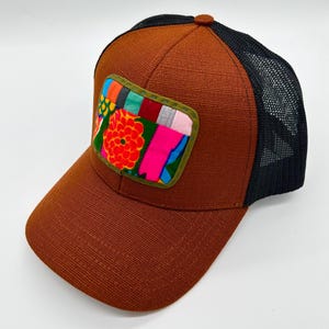 Mini Quilt Hanf Trucker Cap (rostfarben und schwarz mit farbenfroher Stratigrafie)