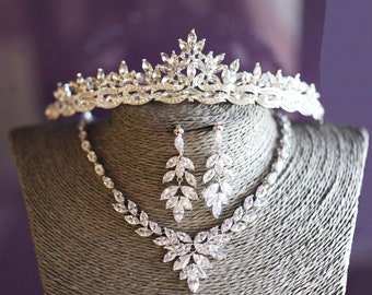 Braut Tiara Set für Braut, Hochzeitsschmuck, Halskette und Ohrringe Set mit Tiara, Silber Blumenschmuck Set, Swarovski Set für Hochzeit