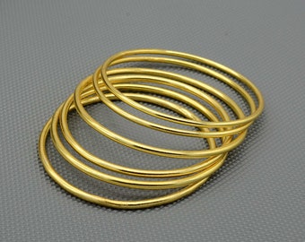 Bracciale rigido indiano in oro semplice: braccialetti impilabili