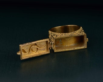 Brass Snake poison Ring, Secret Box Ring, openable Poisoner  jewelry.