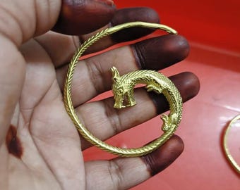 Ręcznie robione kolczyki koła w kształcie smoka: biżuteria boho