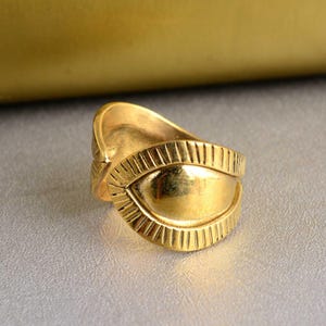 Messing boze oog-bypassring, statement gouden oogring, heksensieraden, alziend oogring, boze oog-sieraden, boho-ring, mansoonverkoop.