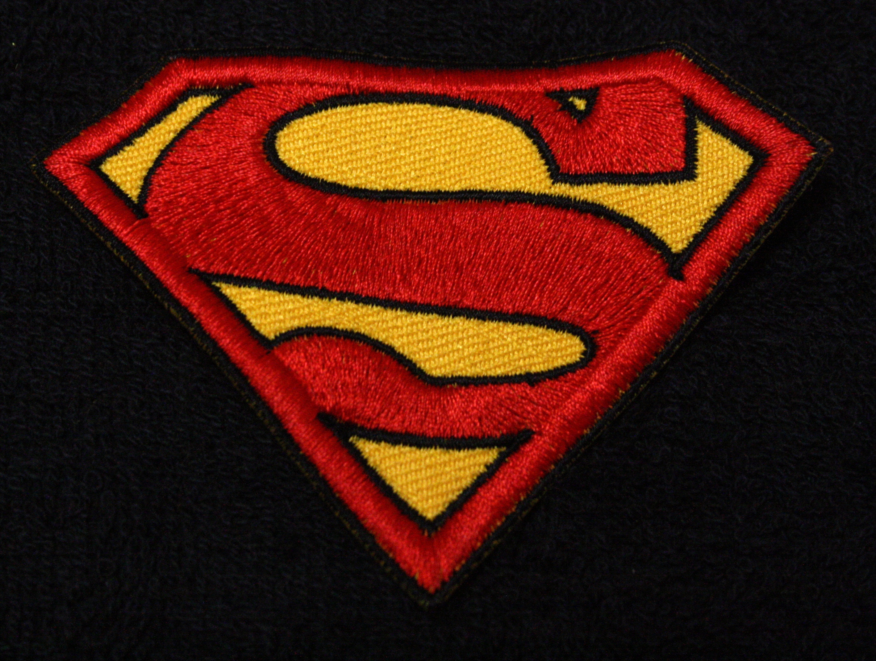 Superman Logo Patch Iron-On Embroidered Patch Jacket Applique Jeans Badge Bag Superman Logo Patch Iron-On Embroidered Patch Jacket Applique Jeans Badge Bag