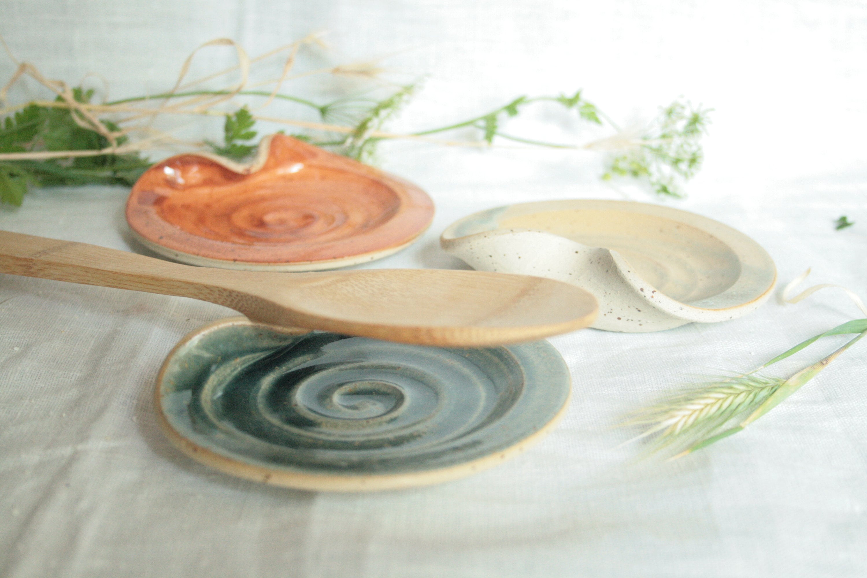 Ladle rest, spoon rest for cooking, in stoneware ceramic, turned