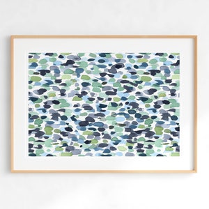 Puede incluir: Pintura abstracta de acuarela con fondo blanco y un patr&oacute;n de puntos azules, verdes y grises.