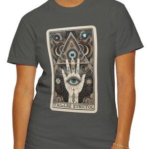 Camiseta con gráfico de ojo místico, unisex, teñida, estilo bohemio, para amantes de la astrología, con cartas del tarot y una camiseta extragrande celestial mística.
