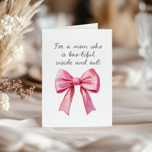 Tarjeta imprimible con lazo rosa para el Día de la Madre. Tarjeta de felicitación con lazo rosa para el Día de la Madre. Tarjeta editable para el Día de la Madre.
