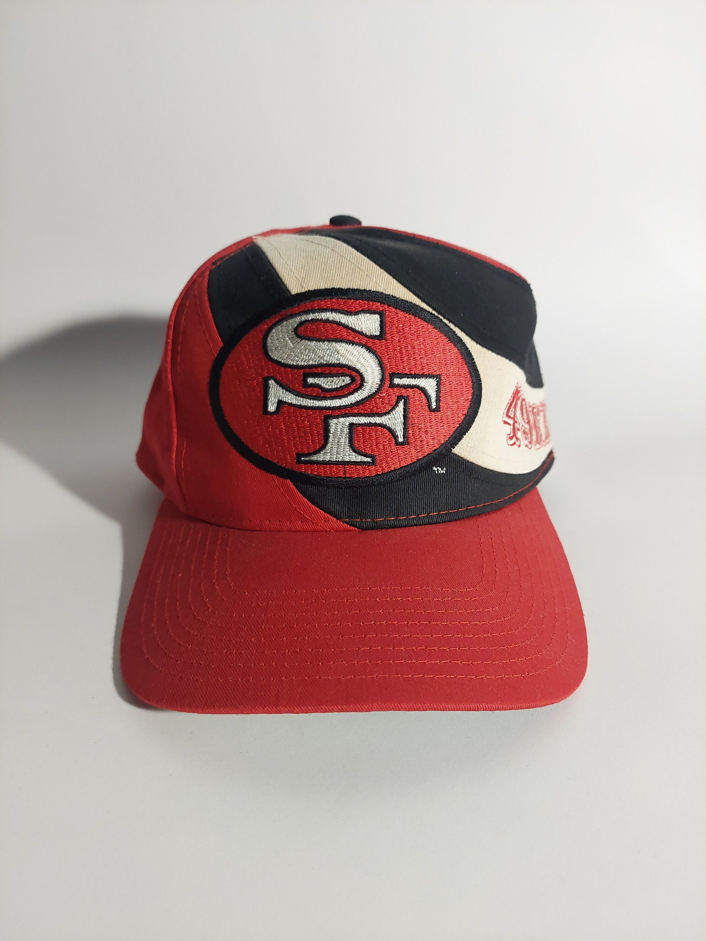 80年代から90年代のSan francisco 49ersのキャップです. VINTAGE 90s SAN FRANCISCO 49ERS SPORTS SPECIALTIES SNAPBACK