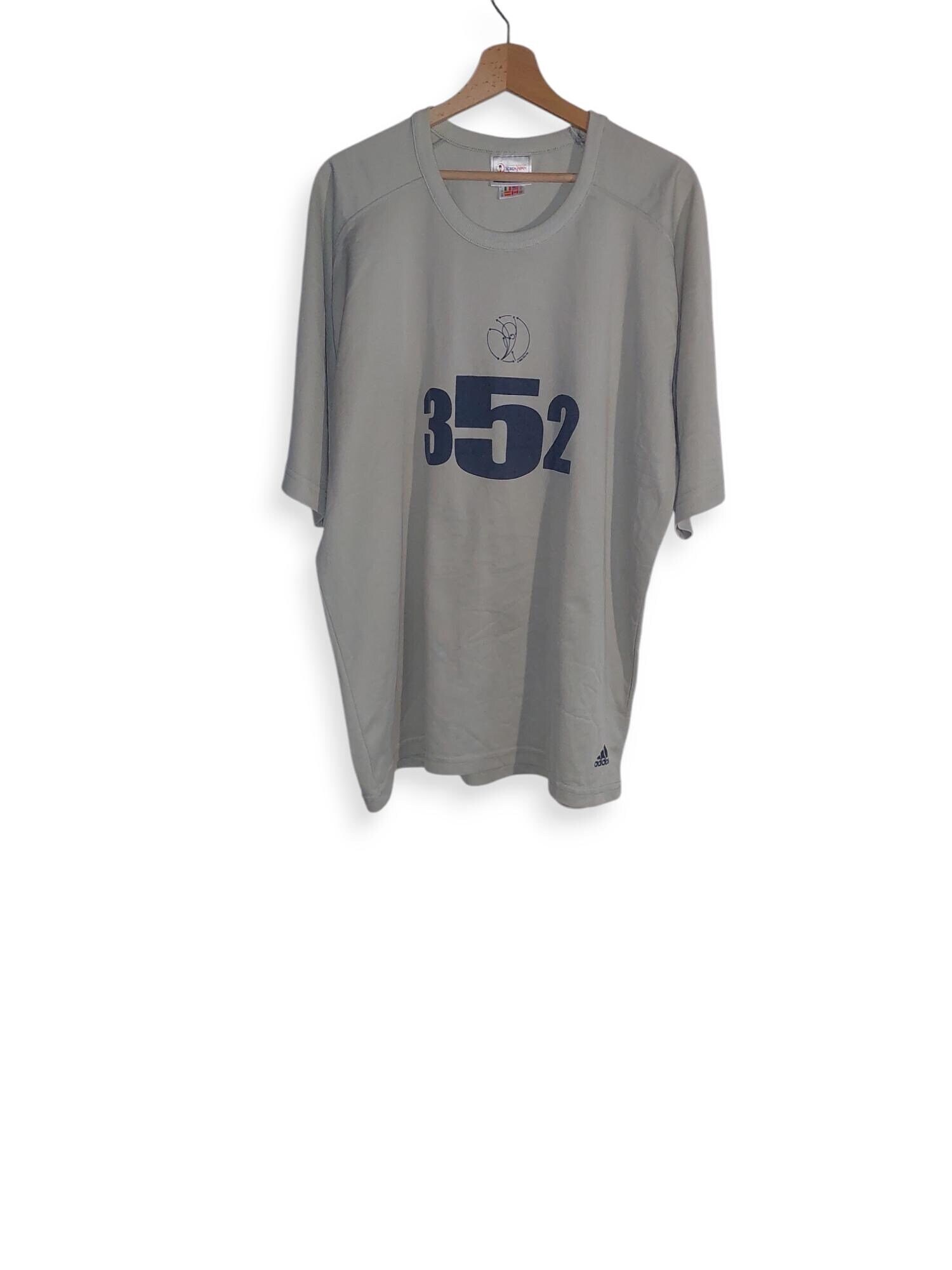 Vintage 1999-2002 Korea Japan World Cup 352 Adidas T-Shirt Size XL Beige