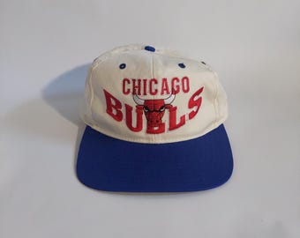vintage White Chicago Bulls Hat