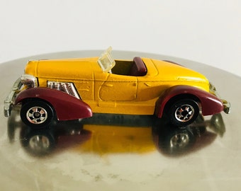 hot wheels auburn 852 yellow