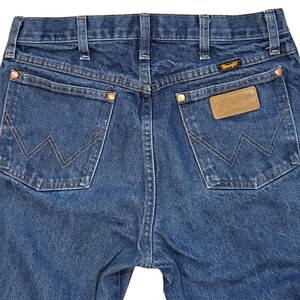 Pantalones vaqueros Wrangler Cowboy Cut para hombre, talla 30x32, mezclilla azul, corte original, hechos en México. imagen 5