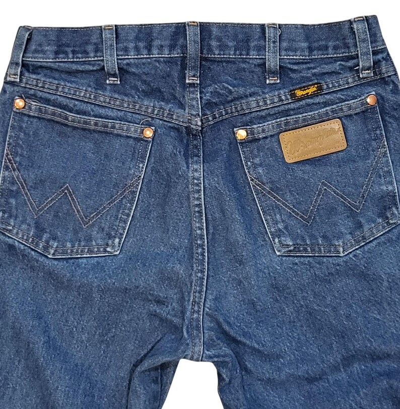 Pantalones vaqueros Wrangler Cowboy Cut para hombre, talla 30x32, mezclilla azul, corte original, hechos en México. imagen 5