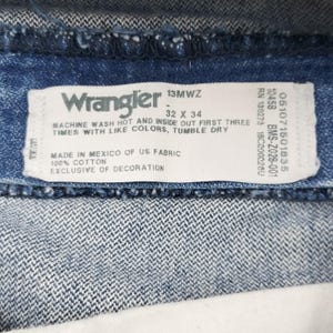 Pantalones vaqueros Wrangler Cowboy Cut para hombre, talla 30x32, mezclilla azul, corte original, hechos en México. imagen 6