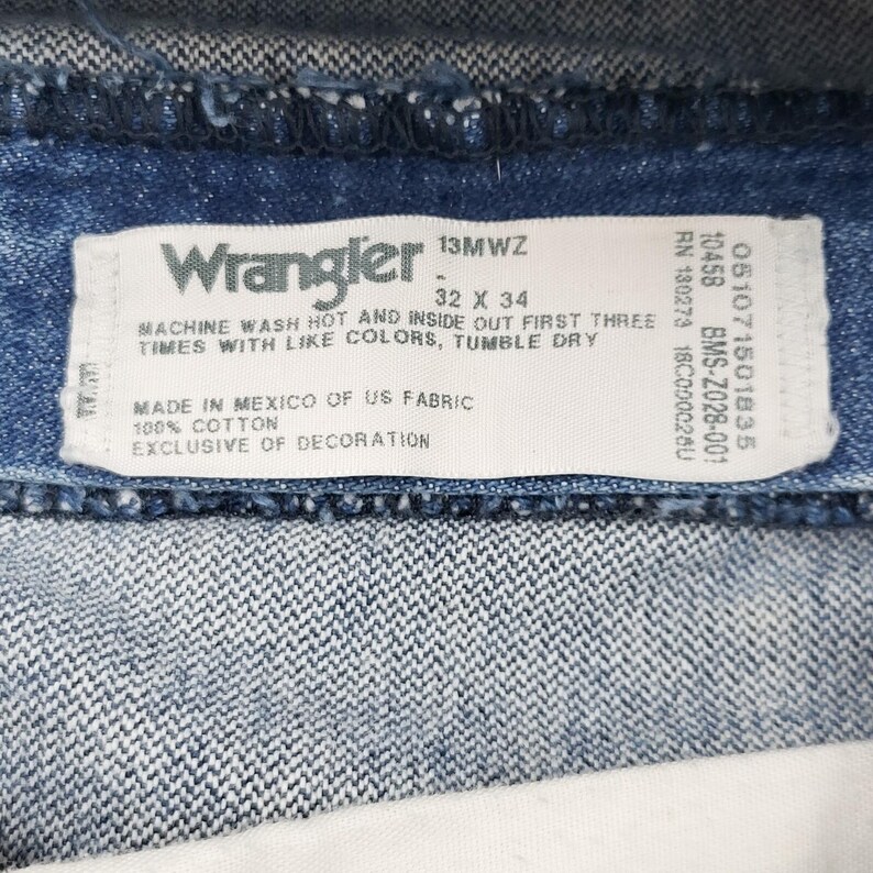 Pantalones vaqueros Wrangler Cowboy Cut para hombre, talla 30x32, mezclilla azul, corte original, hechos en México. imagen 6