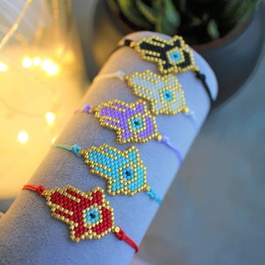 Handmade Miyuki Beaded Hamsa Bracelet: Ethnic Good Luck Charm