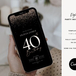 Op de afbeelding: Een digitale uitnodigingstemplate voor een 40e verjaardag. De template heeft een zwarte achtergrond met gouden glitter en de tekst "YOU'RE INVITED OLIVIA JAMES 40th Birthday". De template is aanpasbaar in Canva en kan via sms of e-mail worden verzonden.