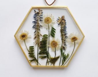 Pressed Flower Art Pressed Flowers Frame Botanical Art Resin Flower in Resin Art Resin Wall Decor Flower Wall Hanging