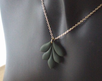 Large leaf clay necklace - GREEN//Clay leaf gold plated necklace, clay necklace pendant, polymer clay pendant necklace, clay pendant