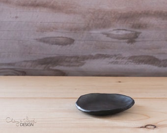 Handmade Black Pottery Tea Bag Holder: Minimalist Kitchen Saucer