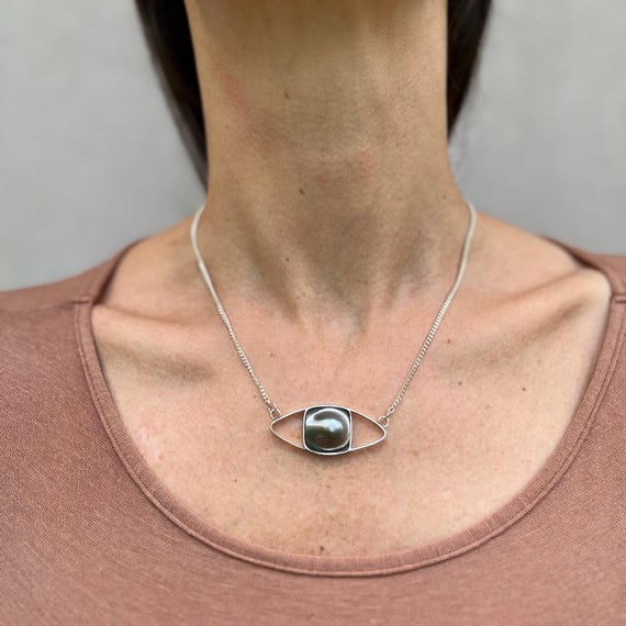 Silver Necklace with Eye Pendant and Mother of Pearl - Protection & Elegant Style for Every Occasion