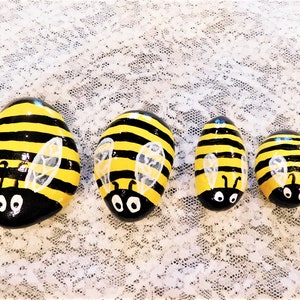 Bumble Bee family, yard decoration, home decoration, painted rocks, pet rocks, porch decor, great gift ideas, #8026