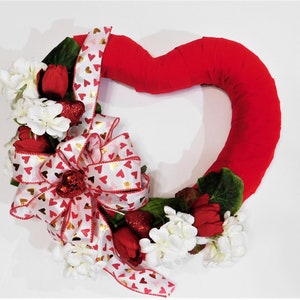 33x30cm, Valentinstagskranz, Geranien, Tulpen, Schleifenband, Herzform, Wohndekor, Herzschmuck, #5129