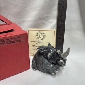 Kevin Francis Ansiktsburk Rhino Noshörning signerad Neil Eyre LE Vintage Prydnadsring Myntskrin MIB COA Rare