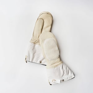 Vintage 1975 Canadian army surplus extreme cold weather arctic mittens shell + liners sz 9