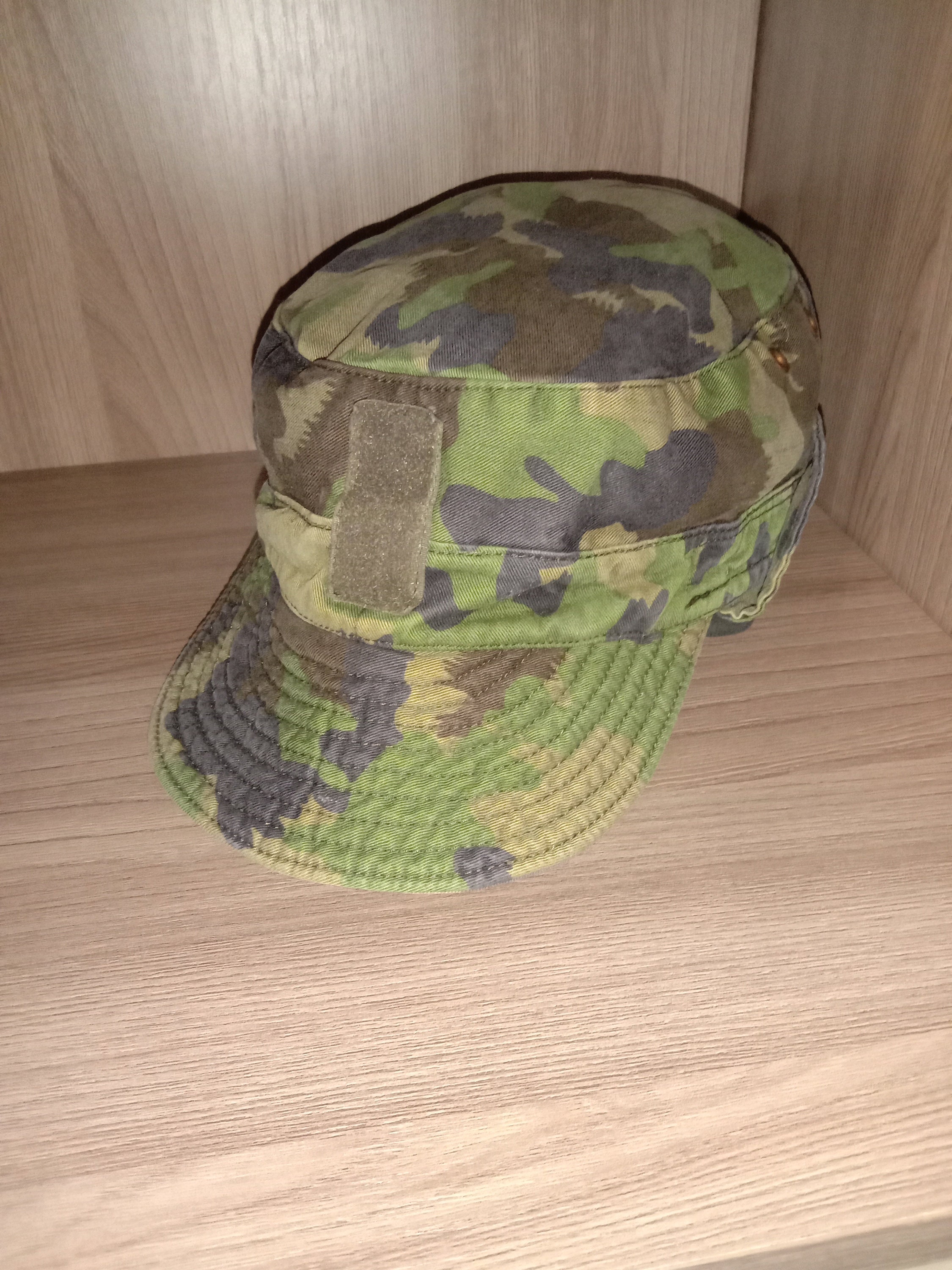 本物のスイス軍放出品戦闘キャップ TAZ 90 迷彩柄 サイズ 58 (M