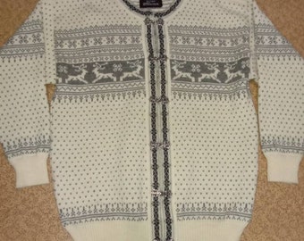 Traditional Norwegian Wool Cardigan 